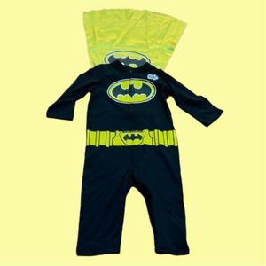 NWOT kid’s Batman zip up outfit 18m